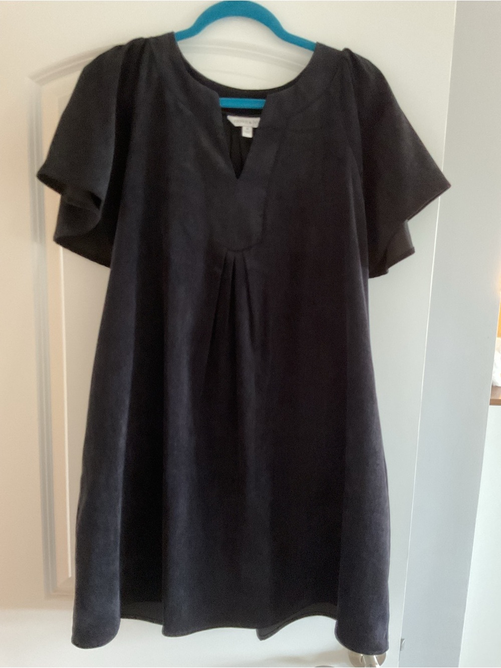 crown & ivy Black Flutter-Sleeve Mini Dress